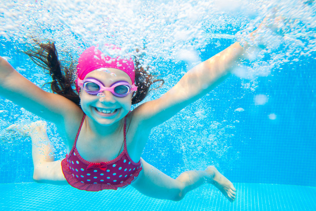 kid swimming in Circular pool